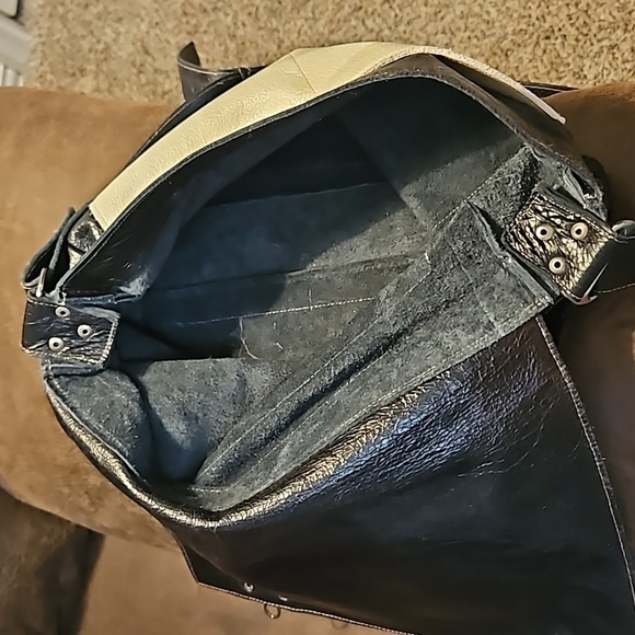 ARTISAN NATALIE & KELLIE NORTH Handcrafted Leather Laptop Messenger Bag - Picture 12 of 15